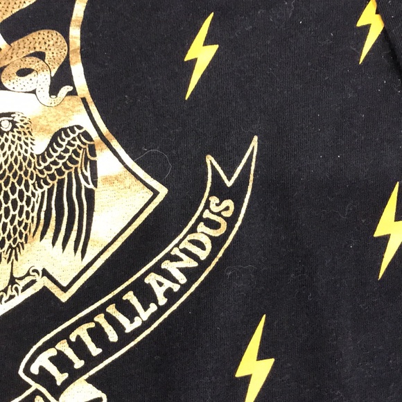 HARRY POTTER SHIRT/teens 14/16. Solid blk./back. Front/HOGWARTS & lightening - Picture 3 of 6